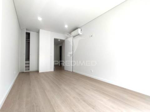 Apartamento t3 | neudel/águas livres | 4º piso