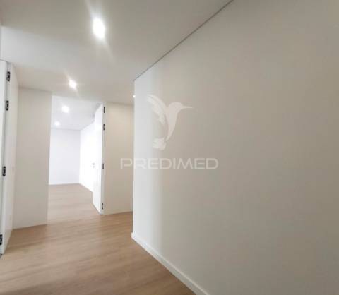 Apartamento t3 | neudel/águas livres | 4º piso