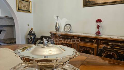 Moradia classica 4 quartos - recentemente remodelada