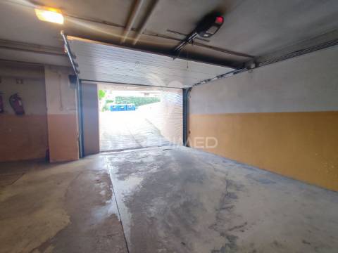 Lavra, agudela. duplex t3 com vistas mar, lugar de garagem e arrumos.