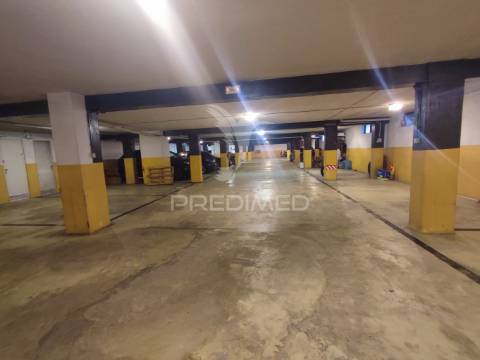 Lavra, agudela. duplex t3 com vistas mar, lugar de garagem e arrumos.
