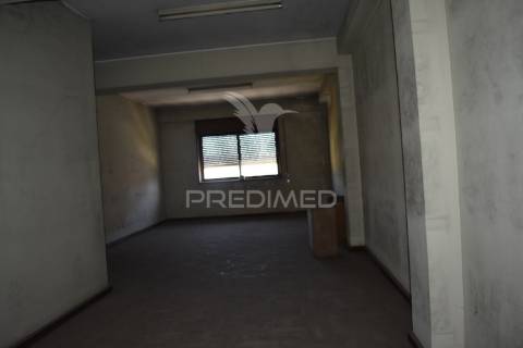 Prédio devoluto para reconstruir