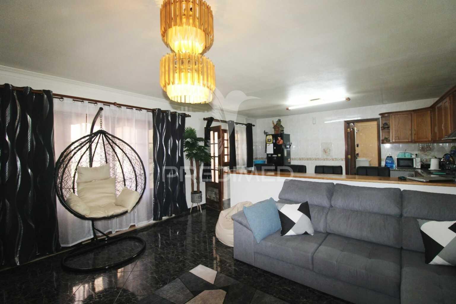 Moradia t1+1  em lote de 364m2 em fernão ferro