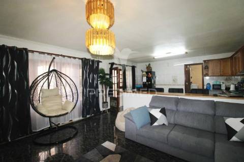 Moradia t1+1  em lote de 364m2 em fernão ferro