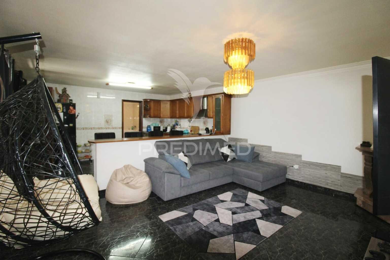 Moradia t1+1  em lote de 364m2 em fernão ferro