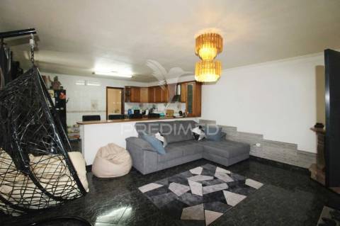 Moradia t1+1  em lote de 364m2 em fernão ferro