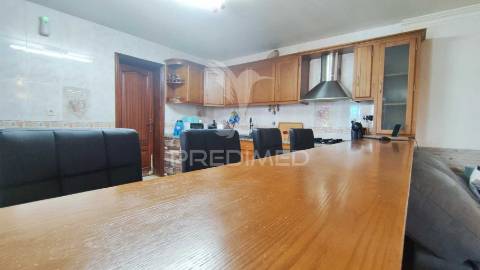 Moradia t1+1  em lote de 364m2 em fernão ferro