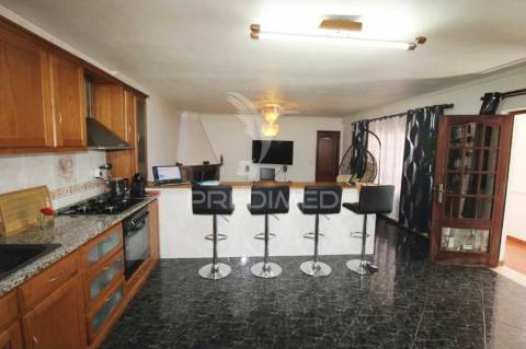 Moradia t1+1  em lote de 364m2 em fernão ferro
