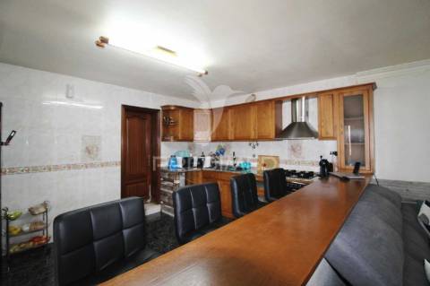 Moradia t1+1  em lote de 364m2 em fernão ferro