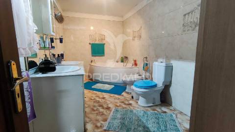 Moradia t1+1  em lote de 364m2 em fernão ferro