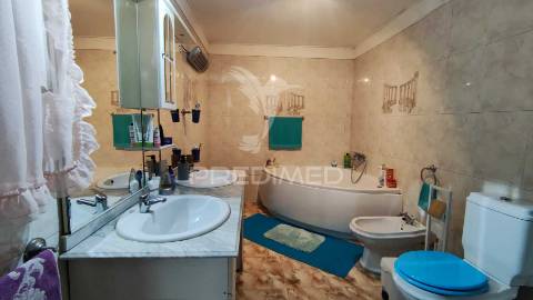 Moradia t1+1  em lote de 364m2 em fernão ferro