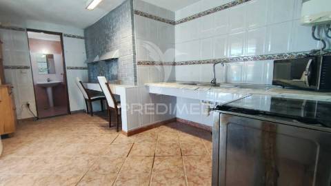 Moradia t1+1  em lote de 364m2 em fernão ferro