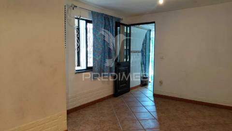 Moradia t1+1  em lote de 364m2 em fernão ferro