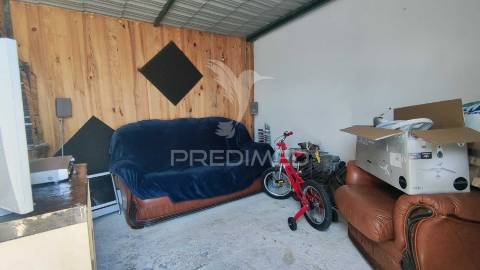 Moradia t1+1  em lote de 364m2 em fernão ferro