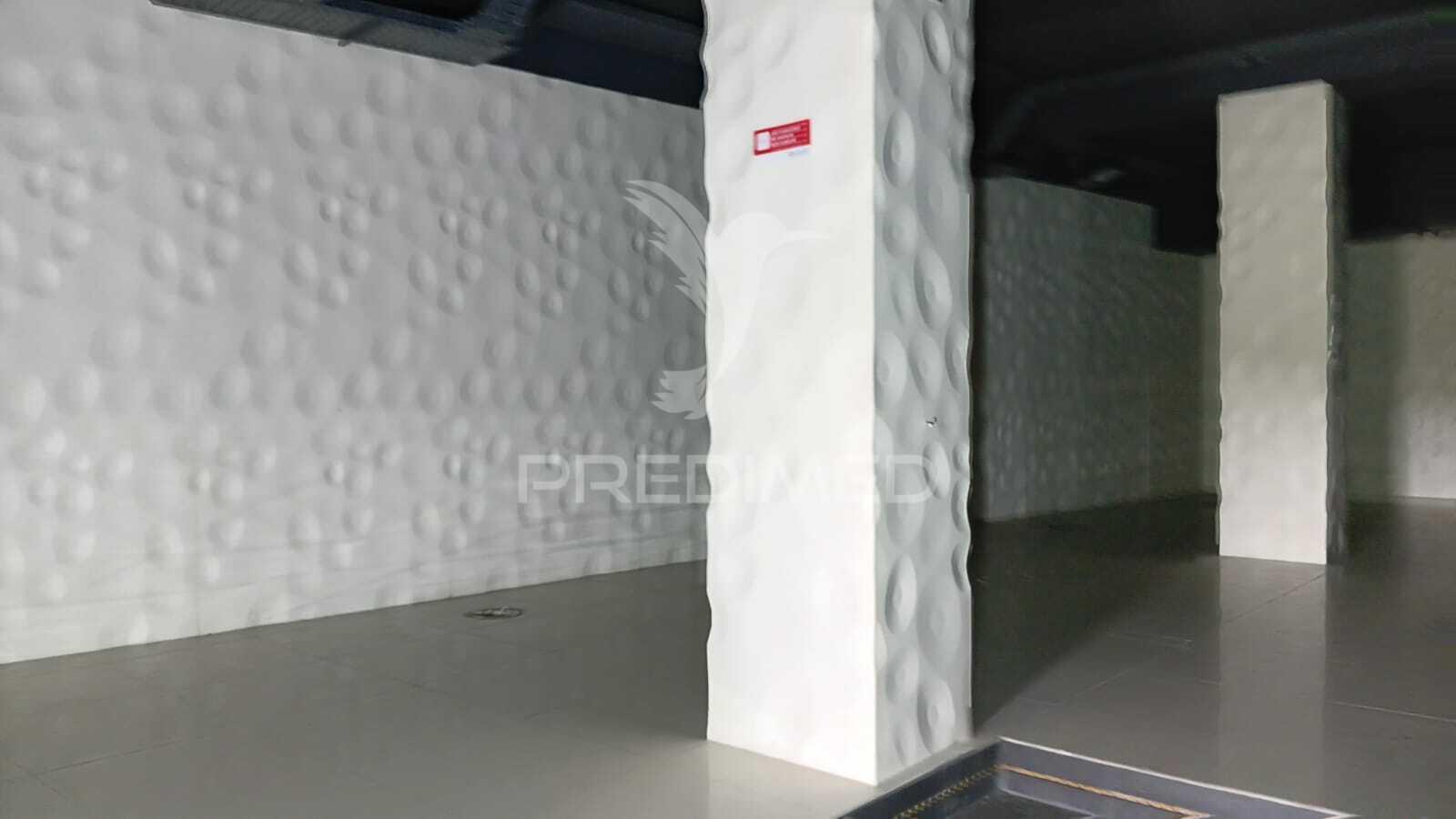 Venda edifício polivalente estacionamento privado ericeira