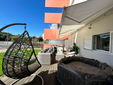 Apartamento t2 com terraço em excelente estado em setúbal