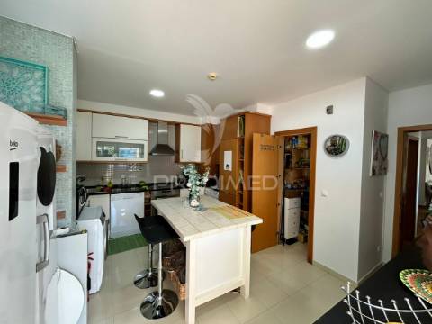 Apartamento t2 com terraço em excelente estado em setúbal