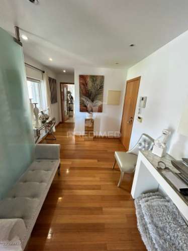 Apartamento t2 com terraço em excelente estado em setúbal