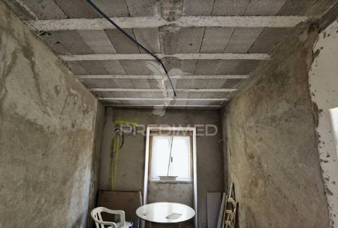 Apartamento t1 com logradouro - alcanena