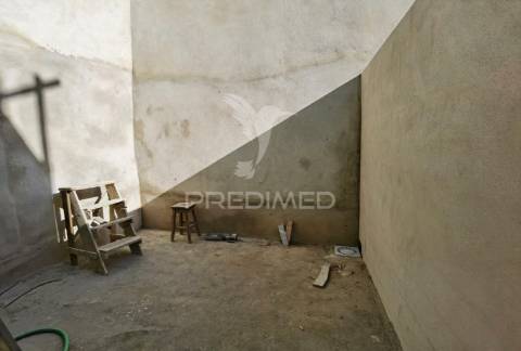Apartamento t1 com logradouro - alcanena