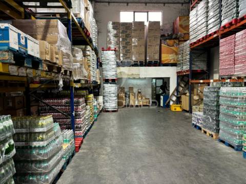 Venda armazém 1200 m2 excelente localização lourel, sintra