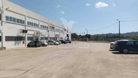 Venda armazém 1200 m2 excelente localização lourel, sintra