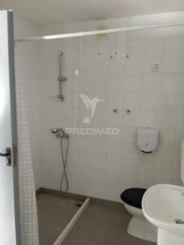 Garagem/armazém/arrecadação