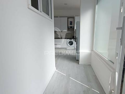 Loja com 2 pisos remodelado, transformado em t2/t3