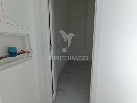 Loja com 2 pisos remodelado, transformado em t2/t3