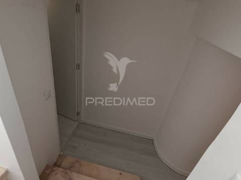 Loja com 2 pisos remodelado, transformado em t2/t3