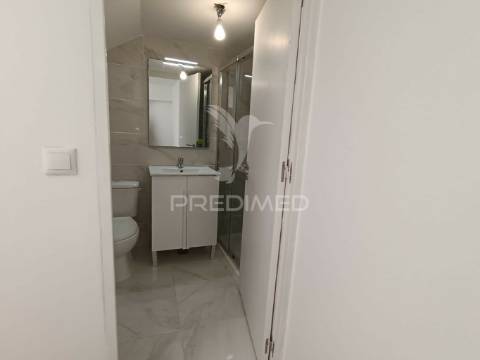 Loja com 2 pisos remodelado, transformado em t2/t3