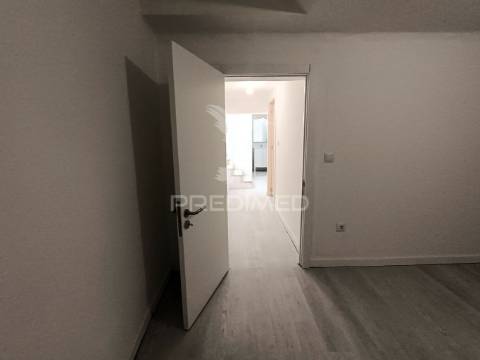 Loja com 2 pisos remodelado, transformado em t2/t3