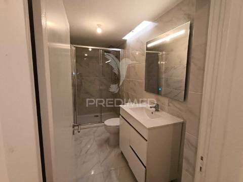 Loja com 2 pisos remodelado, transformado em t2/t3