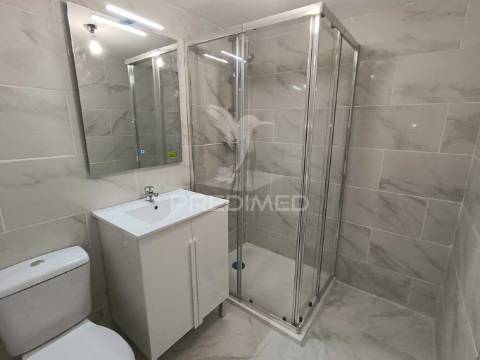 Loja com 2 pisos remodelado, transformado em t2/t3