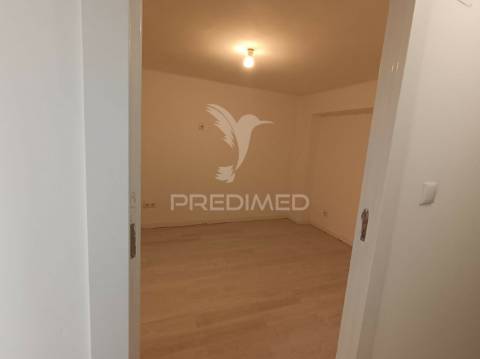 Loja com 2 pisos remodelado, transformado em t2/t3