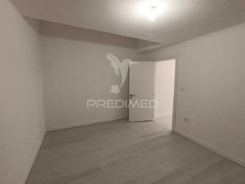 Loja com 2 pisos remodelado, transformado em t2/t3