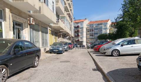 Loja com 2 pisos remodelado, transformado em t2/t3