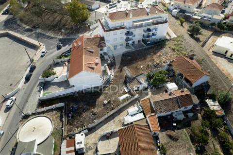 Terreno urbano para construção de moradias em alenquer