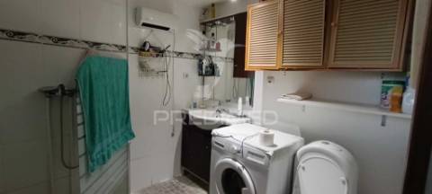 Moradia geminada com terreno em nisa