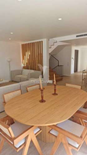 Moradia t3 com piscina em cascais