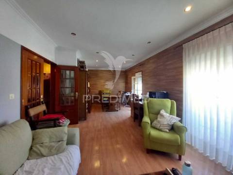 Apartamento t3+1 no centro de almada
