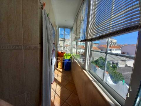 Apartamento t3+1 no centro de almada