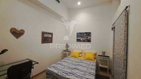 Fração comercial transformada em apartamento t4 - lagoa
