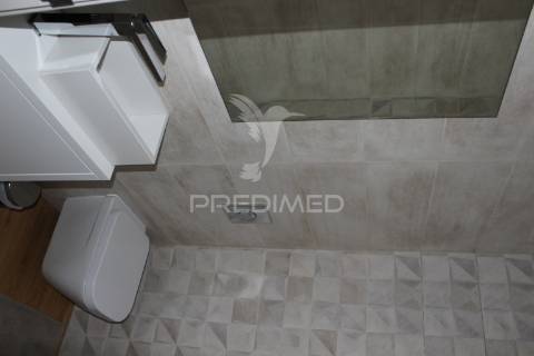Moradia geminada com piscina