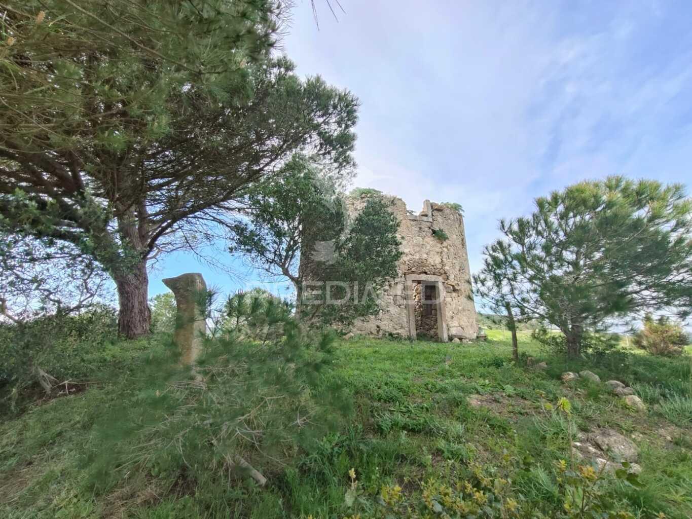 Terreno com ruína de moinho - alenquer