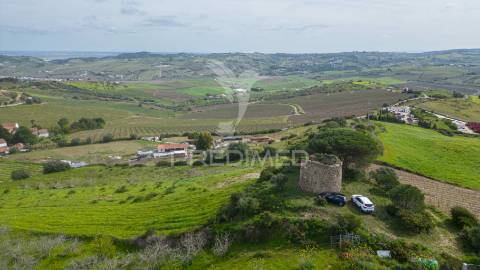 Terreno com ruína de moinho - alenquer