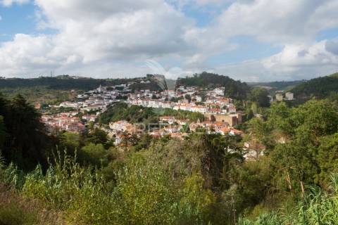 Terreno com ruína de moinho - alenquer