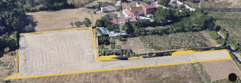 Terreno urbano no campo mas a um pequeno passo da cidade