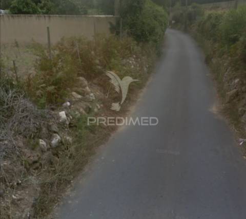 Terreno urbano no campo mas a um pequeno passo da cidade