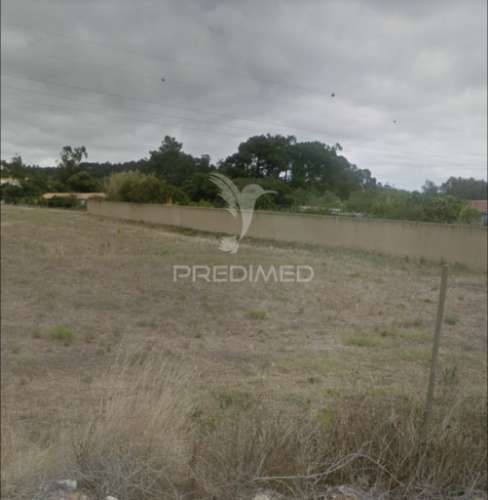 Terreno urbano no campo mas a um pequeno passo da cidade